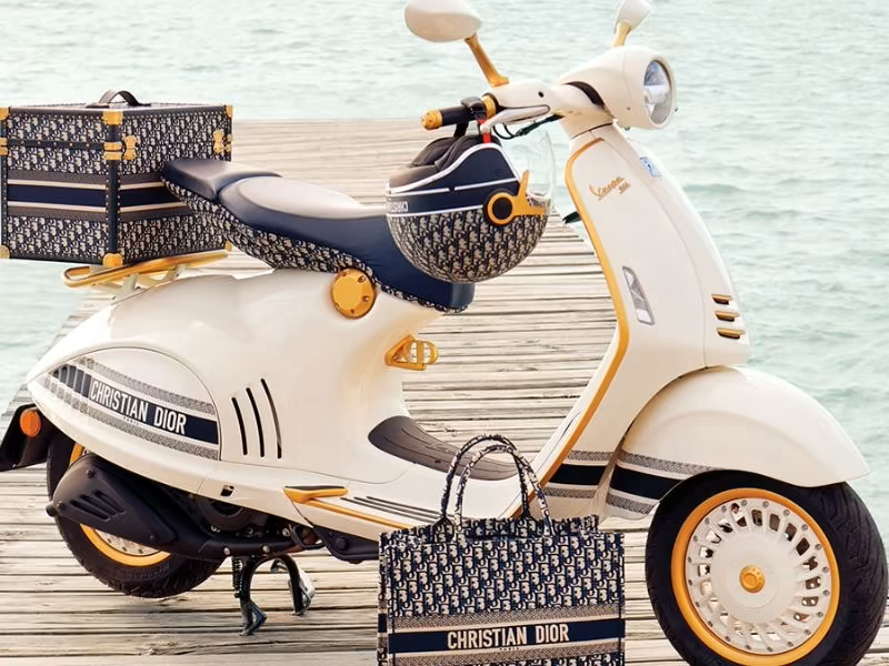 Vespa 946 Christian Dior