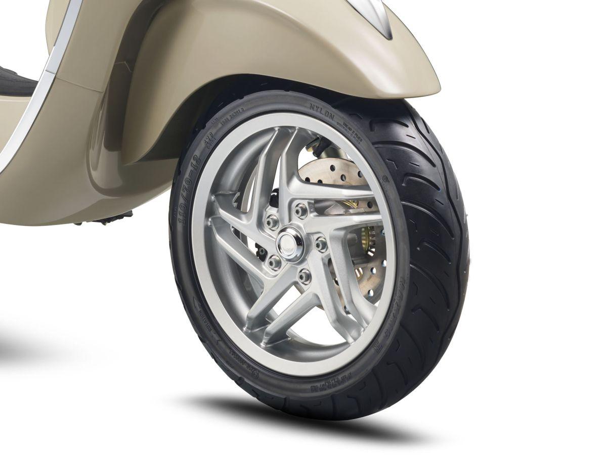 前挡泥板与轮毂